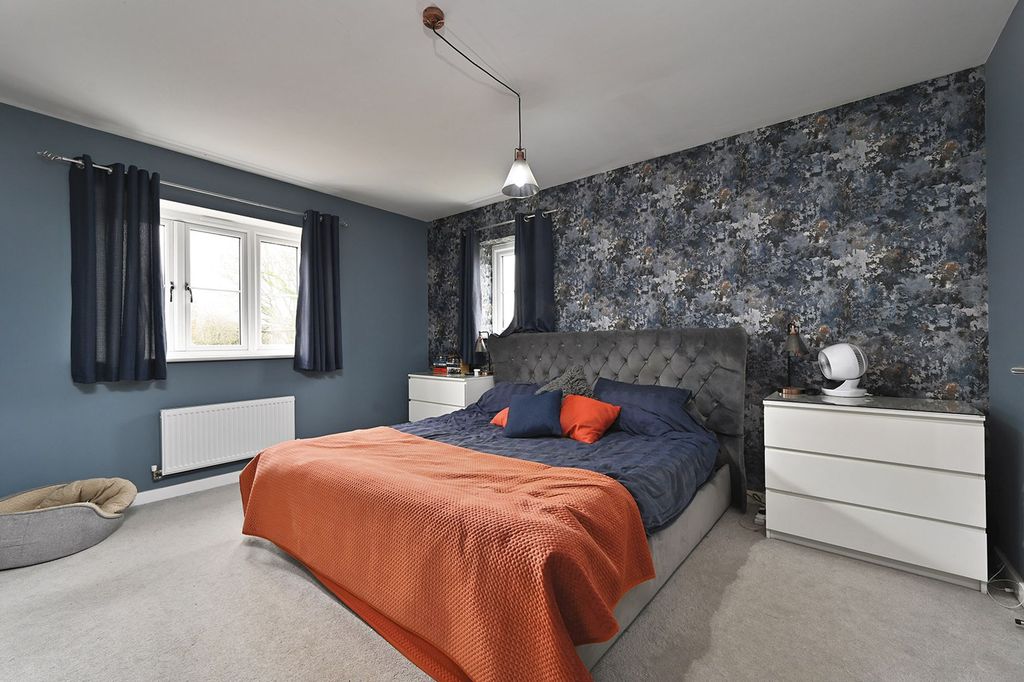 Property photo 3 of 21