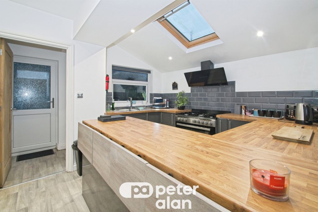 Property photo 2 of 21