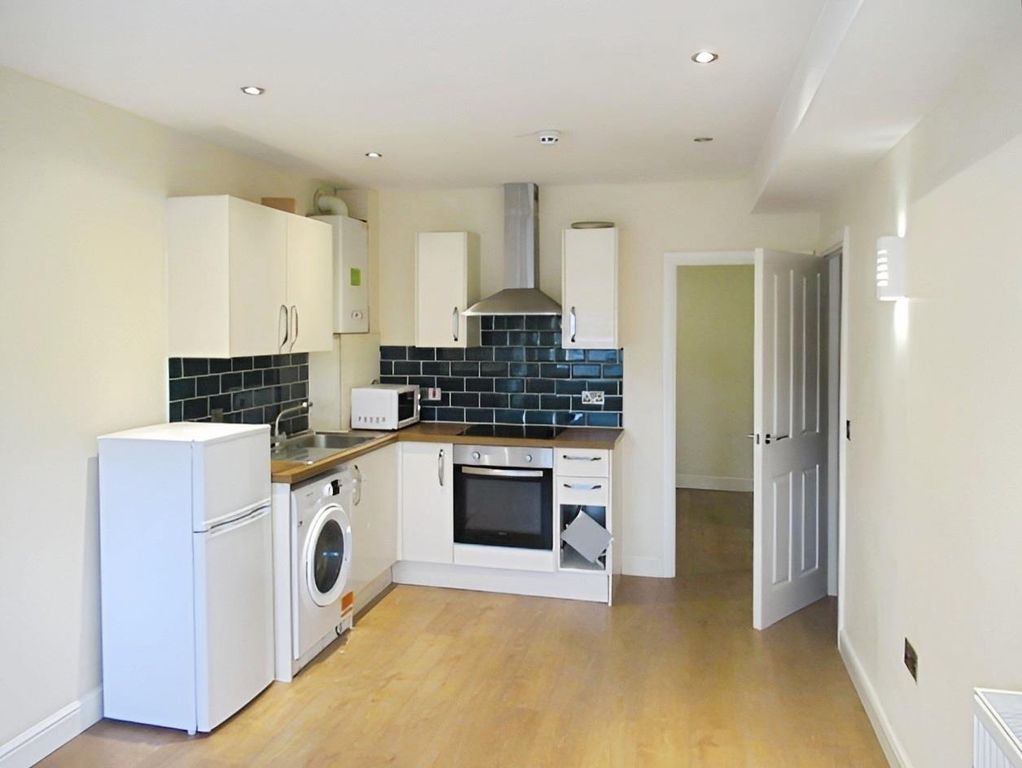 Property photo 2 of 10 Open-Plan Lounge/Kitchen
