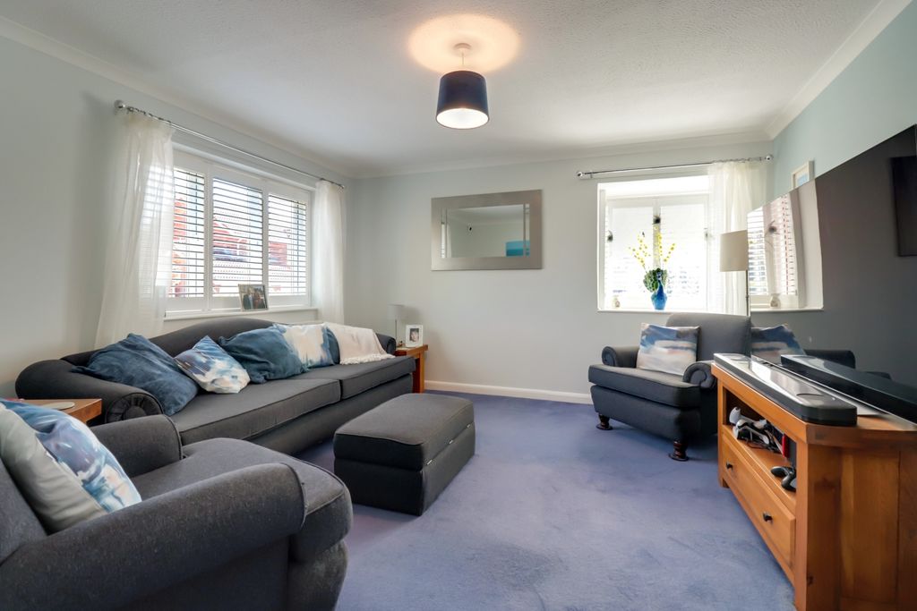 Property photo 2 of 14 Sitting Room