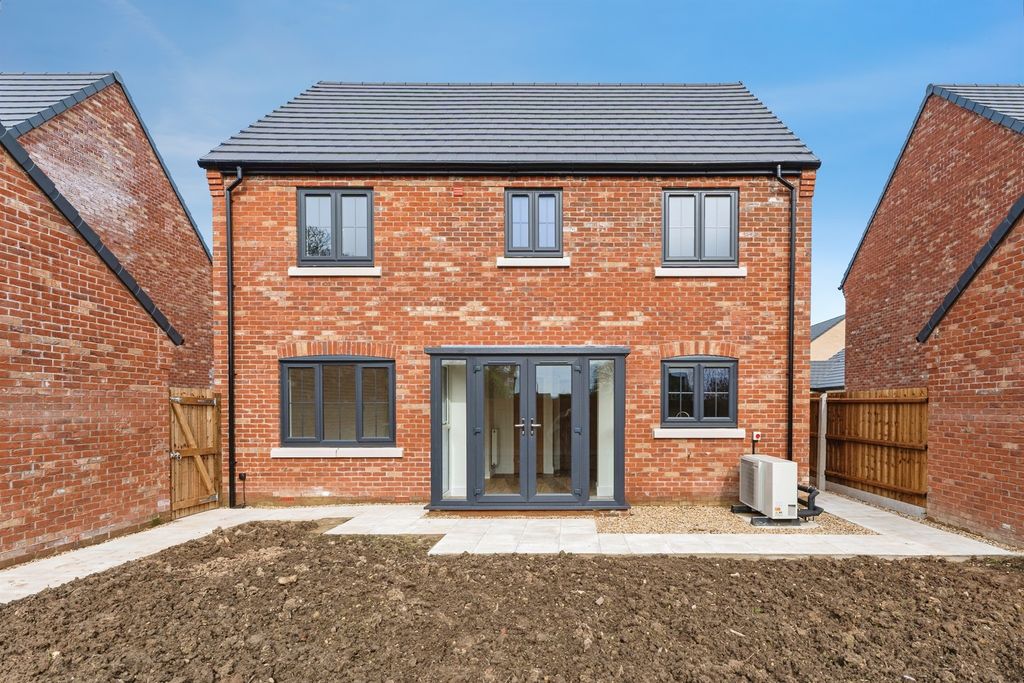 Property photo 2 of 21