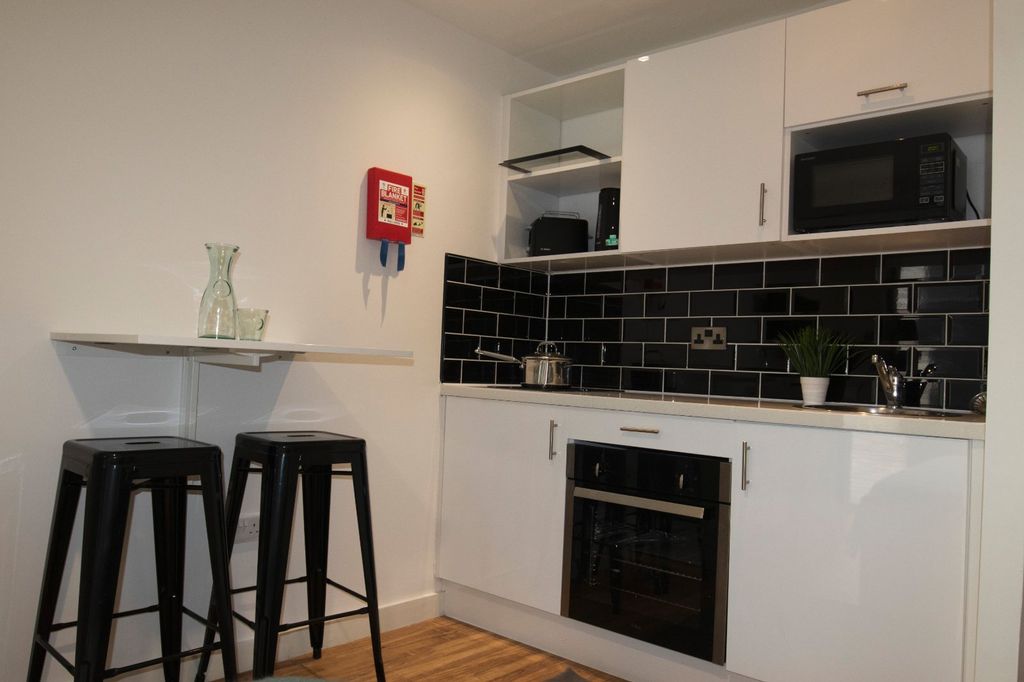 Property photo 3 of 8 Picture No. 16