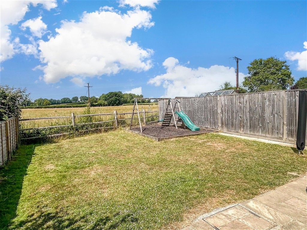 Property photo 2 of 15 Garden