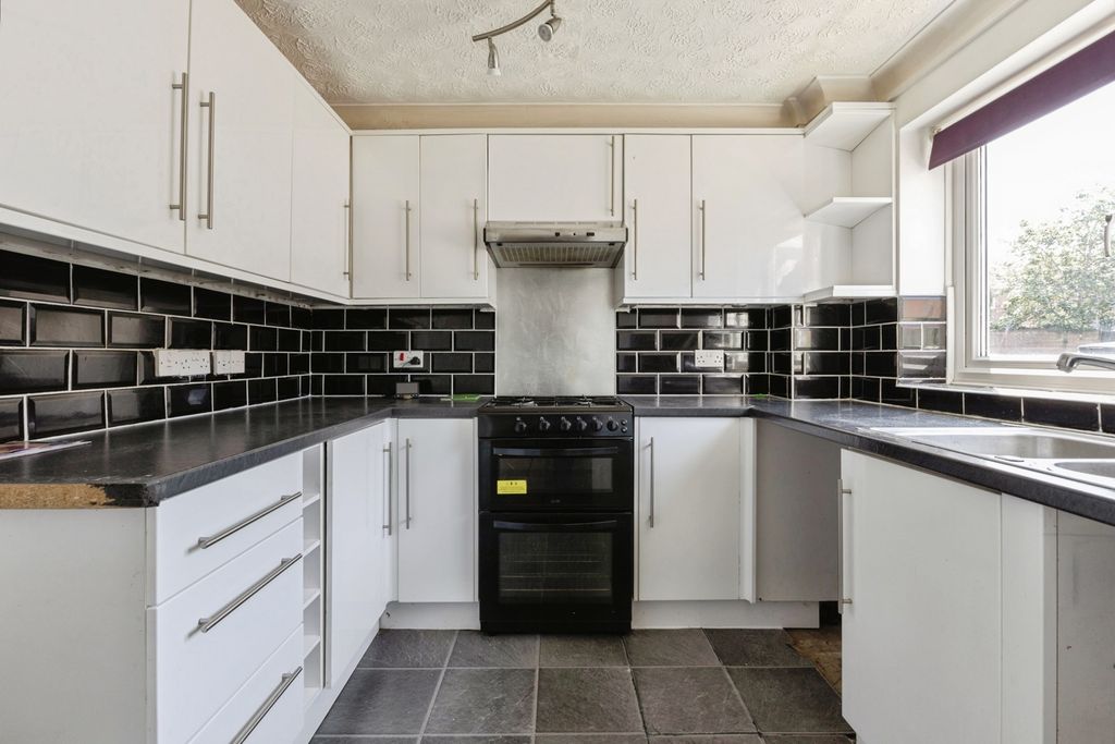Property photo 2 of 16 Pbox-Img.Jpg
