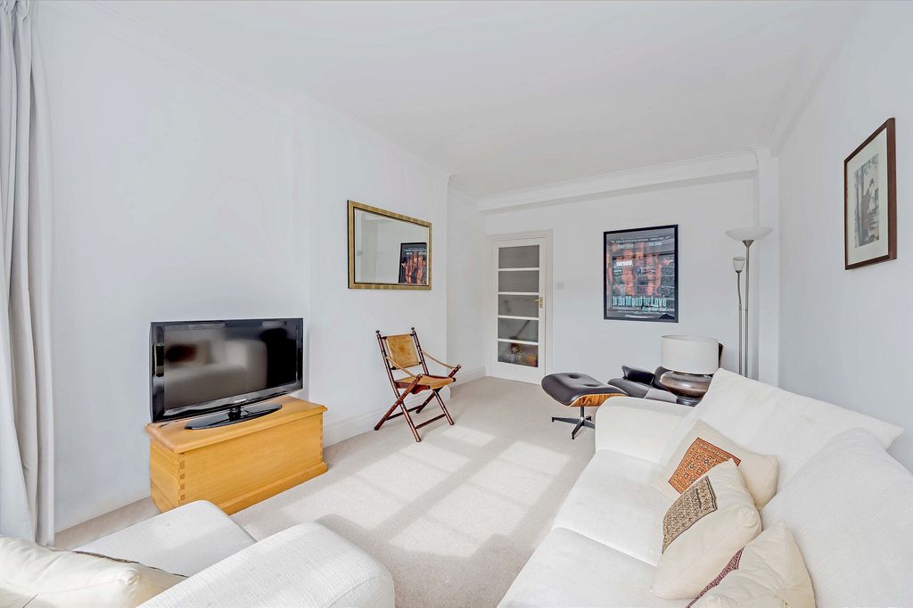 Property photo 3 of 10 Picture 3