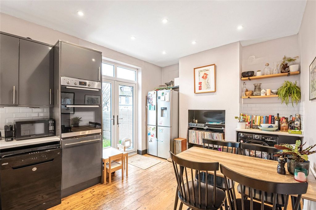 Property photo 2 of 12 Picture No. 06