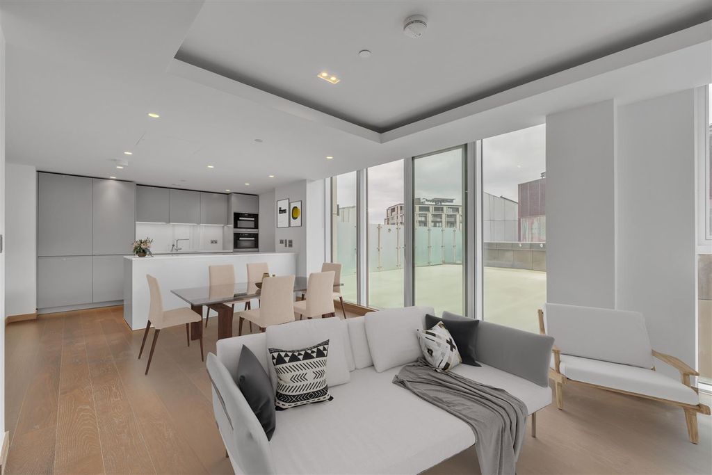 Property photo 1 of 13 Dahlia Lounge.Jpg