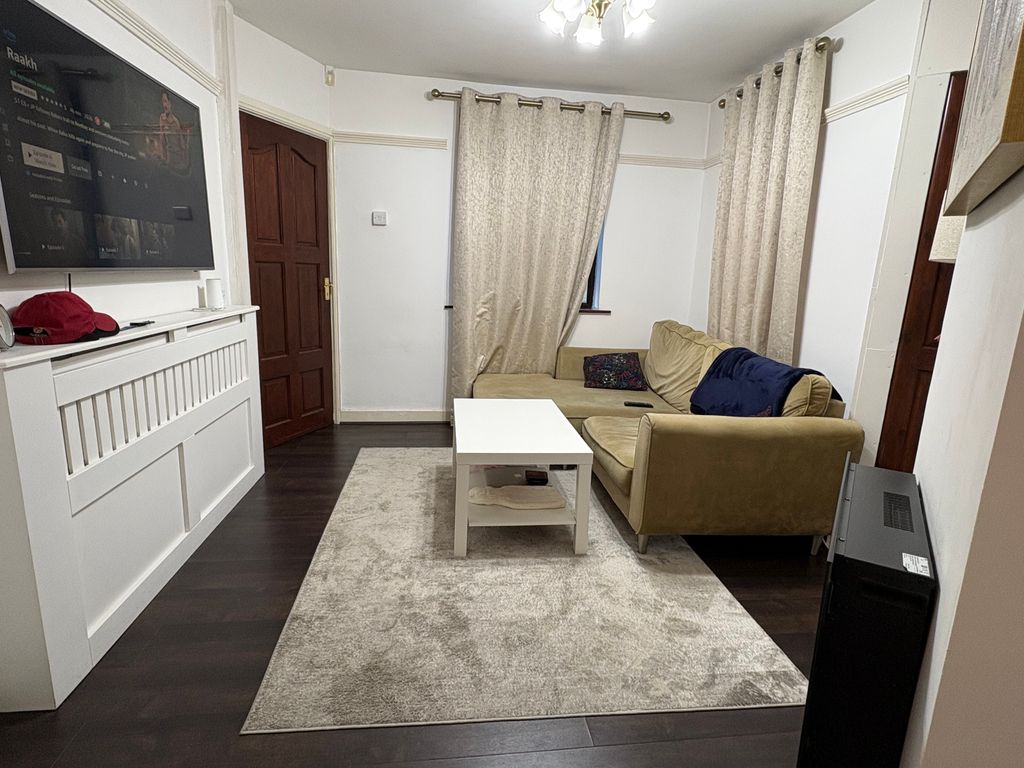 Property photo 1 of 2