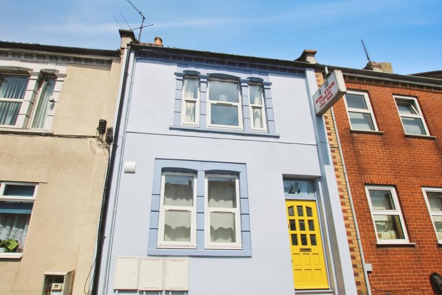 Property photo 1 of 11
