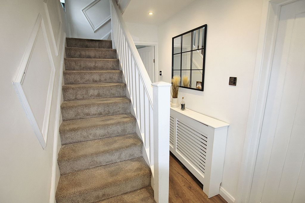 Property photo 2 of 23