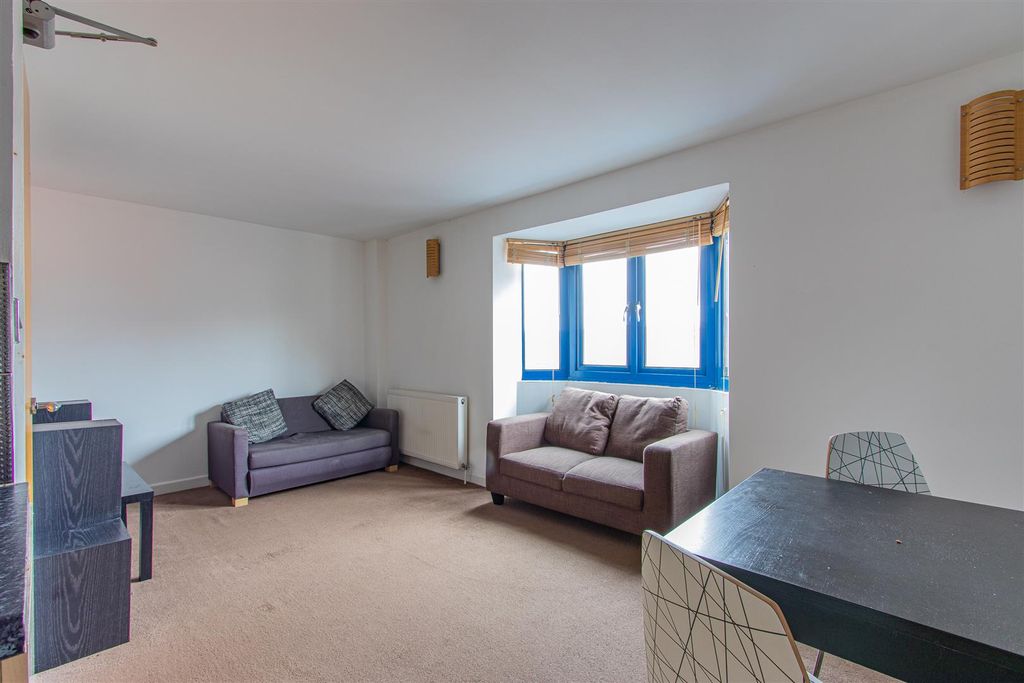 Property photo 3 of 10 Brook Court 4-3.Jpg