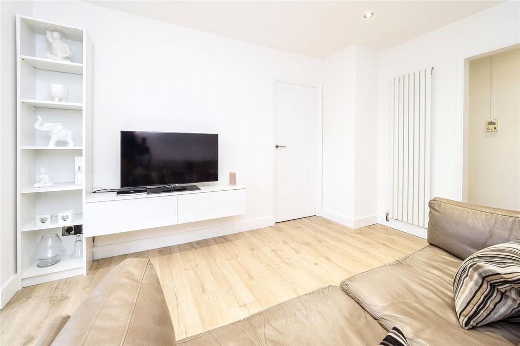 Property photo 2 of 15 Picture No. 09
