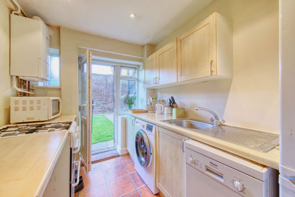 Property photo 3 of 12 Photo 5