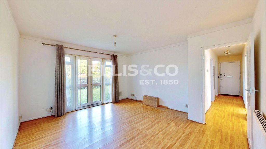 Property photo 3 of 19 Picture No. 01