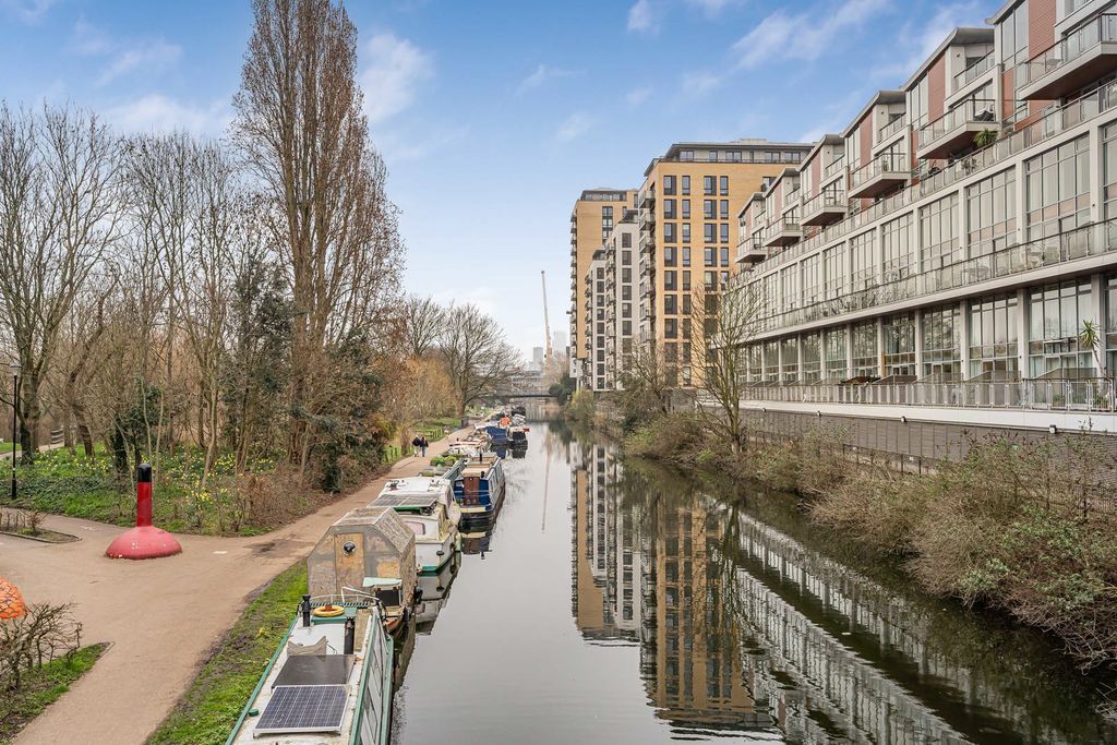 Property photo 3 of 24 Exterior