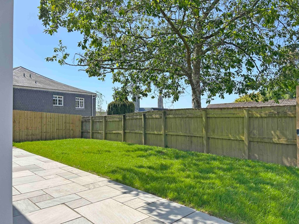 Property photo 3 of 12 Photo 3