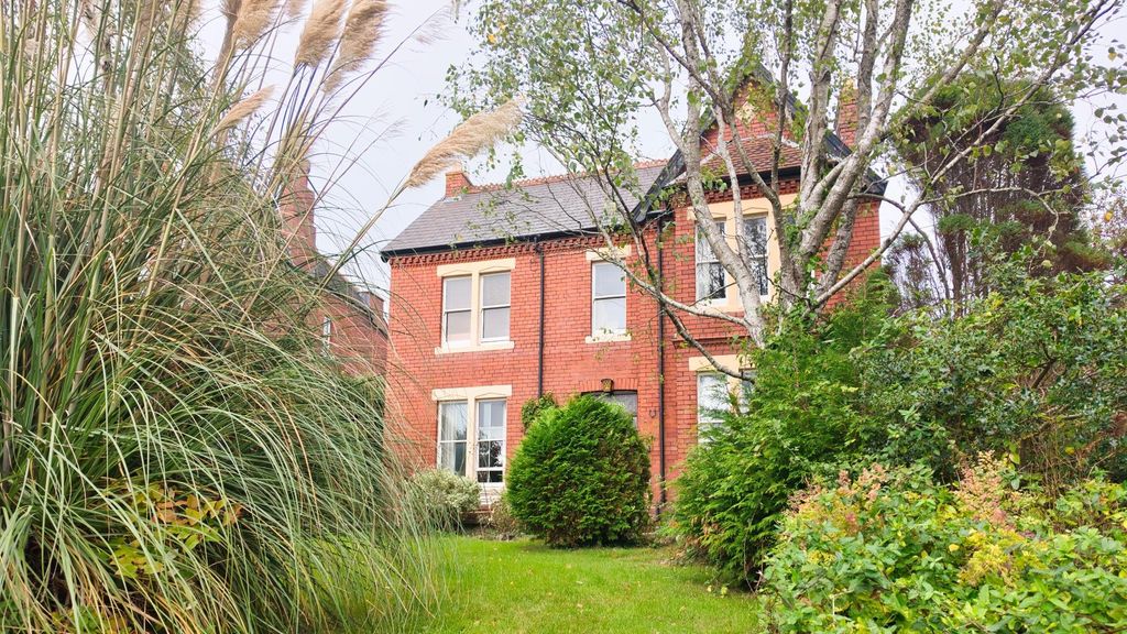 Property photo 1 of 33 Front