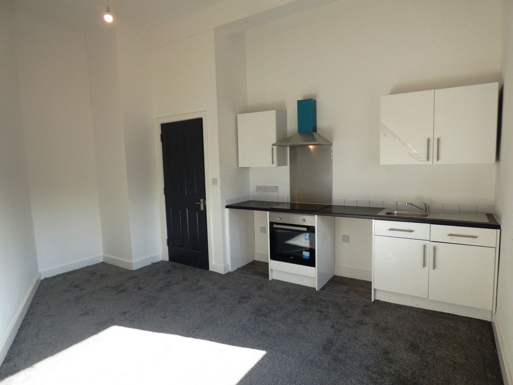 Property photo 2 of 13 Kitchen/Lounge