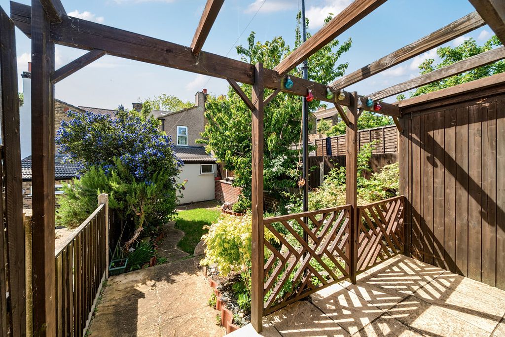 Property photo 2 of 23 1468035-14-6A1069...