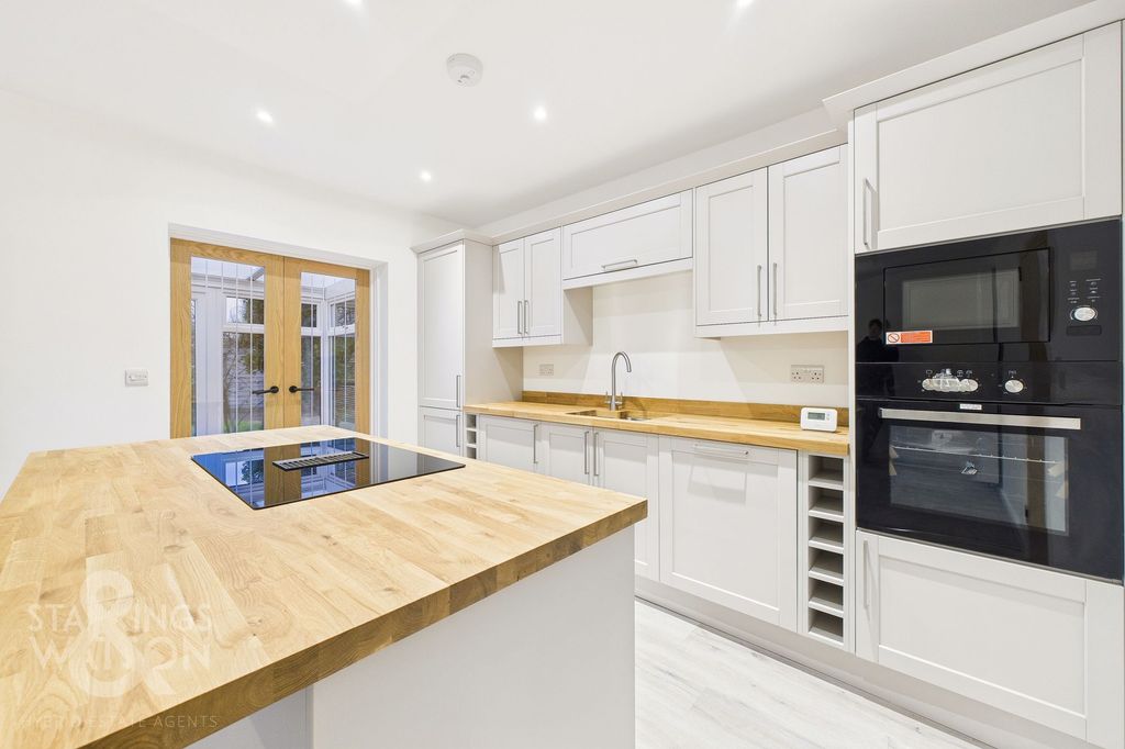 Property photo 3 of 21