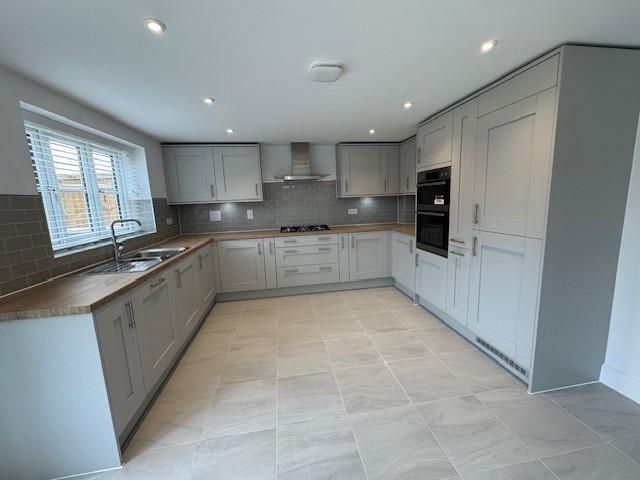 Property photo 2 of 13 Kitchen 2.Jpg