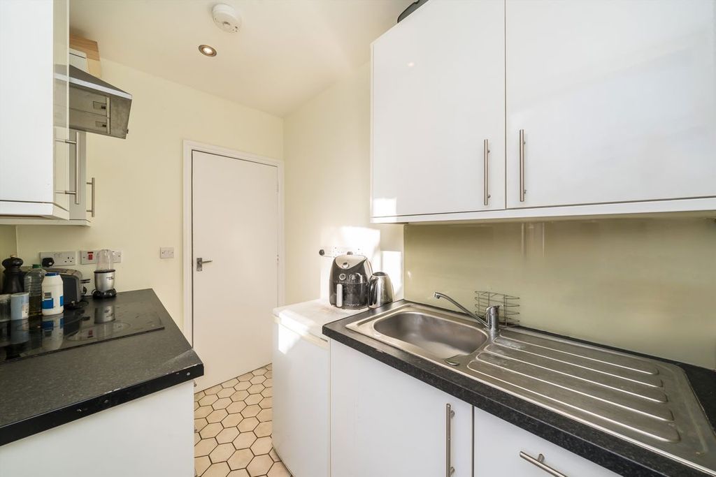 Property photo 3 of 5