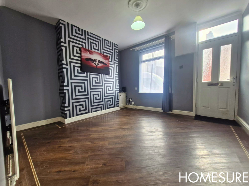 Property photo 3 of 12 Living Room2