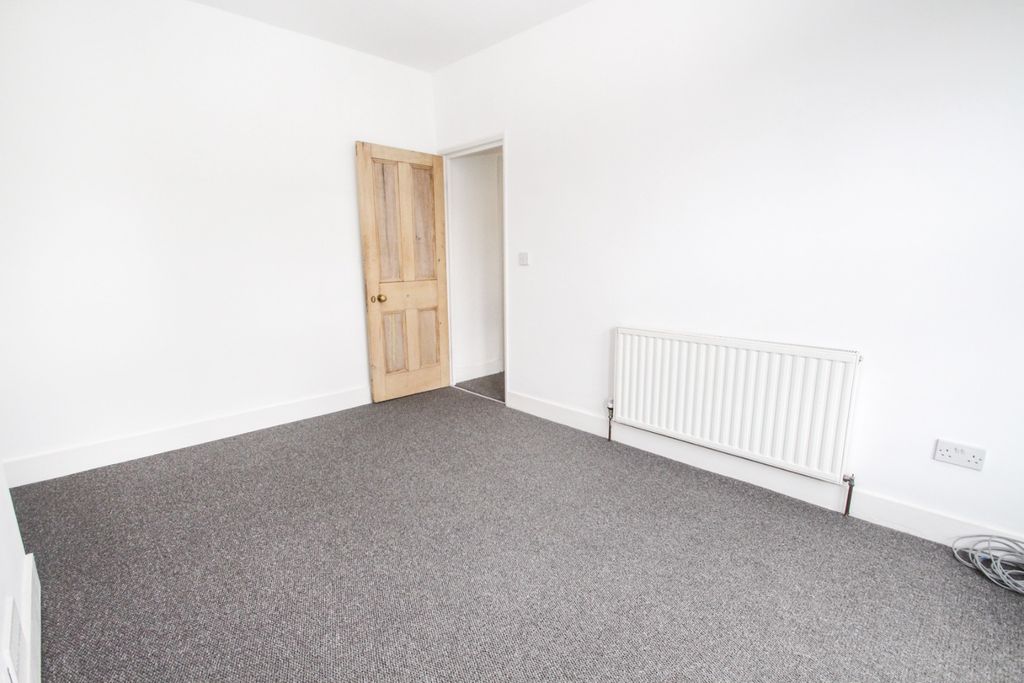 Property photo 3 of 12 1625923