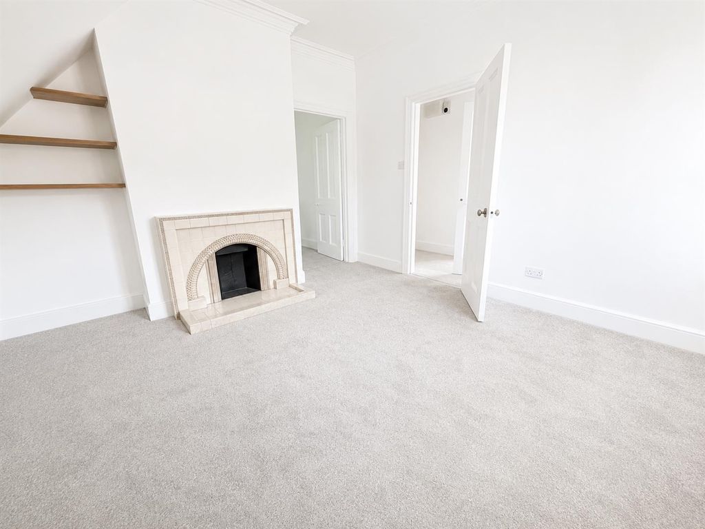 Property photo 1 of 14 09F2F3B4-513F-4E67-A29A-d9F58d064378.Png