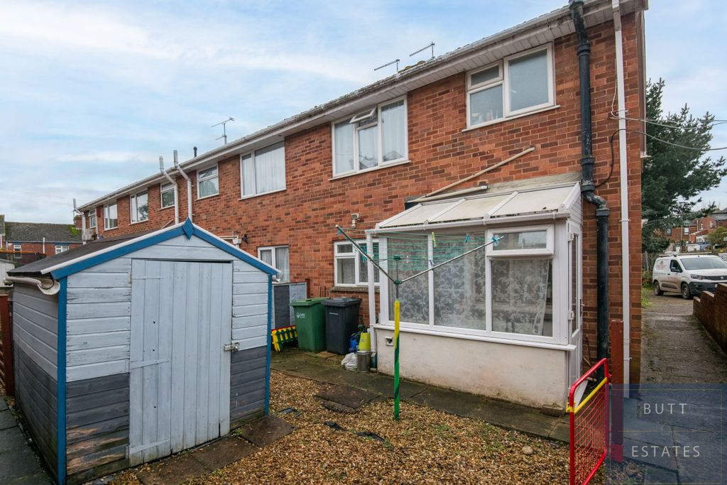 Property photo 2 of 11
