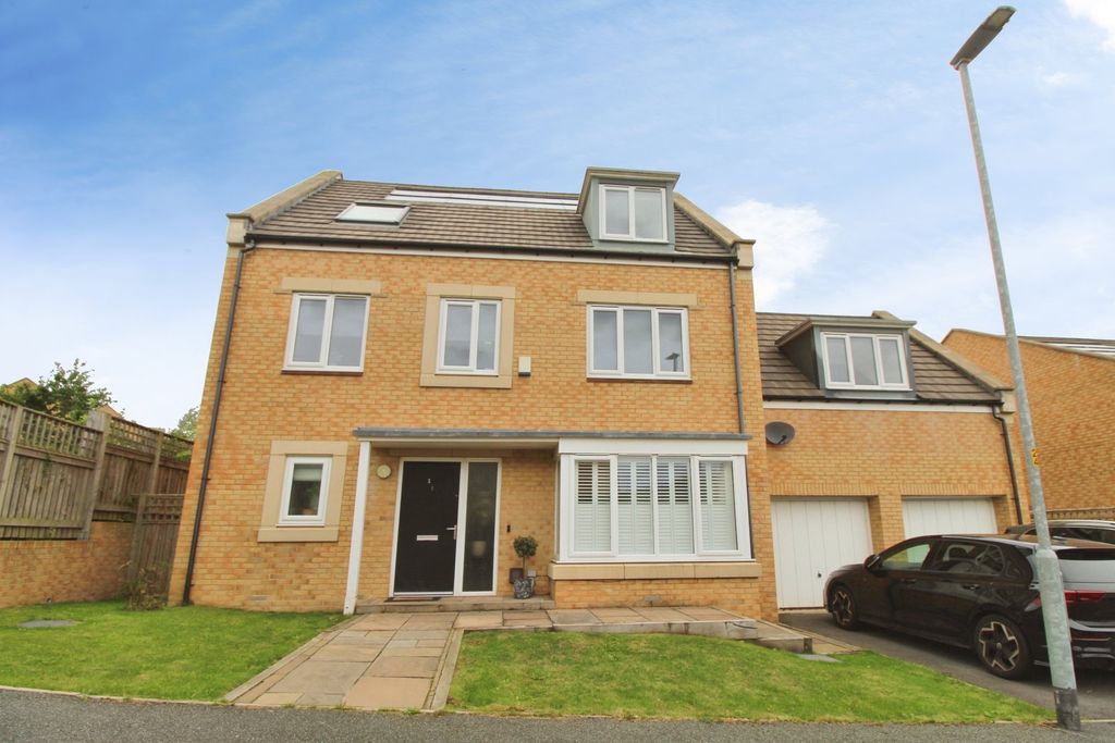 Property photo 1 of 29