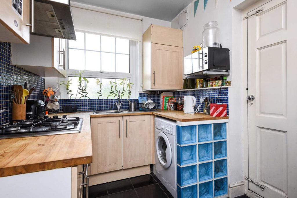 Property photo 2 of 8