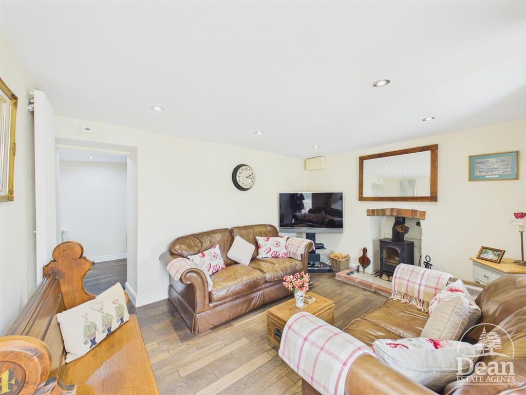Property photo 3 of 24