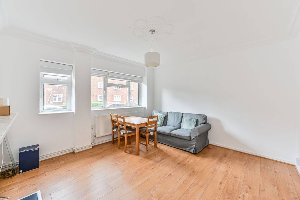 Property photo 3 of 10