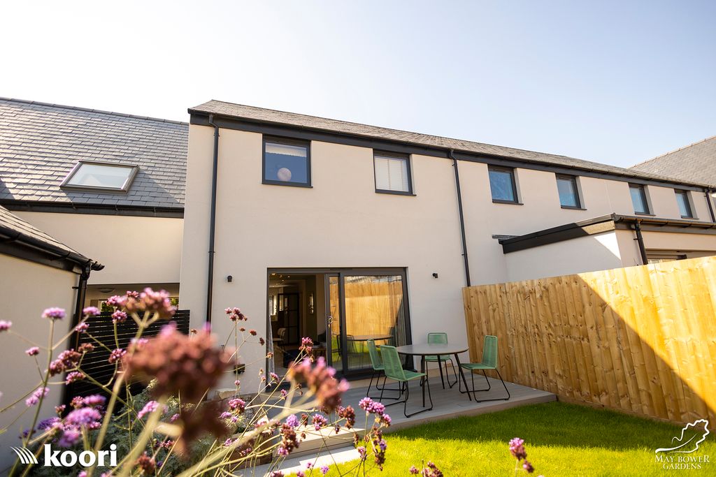 Property photo 2 of 29 16 Showhome Garden 2