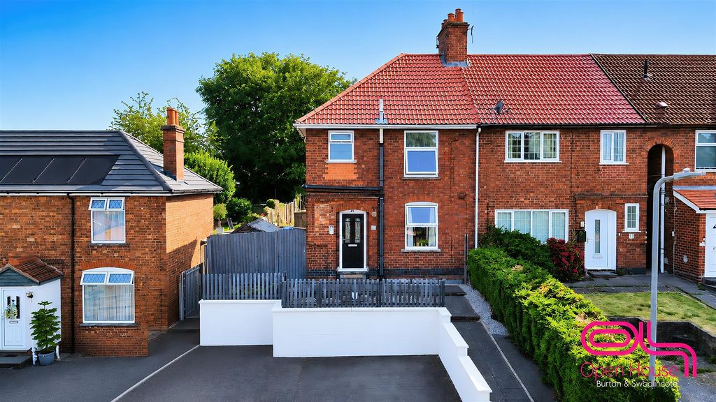 Property photo 1 of 27 Eldon Street, Winshill.Jpg