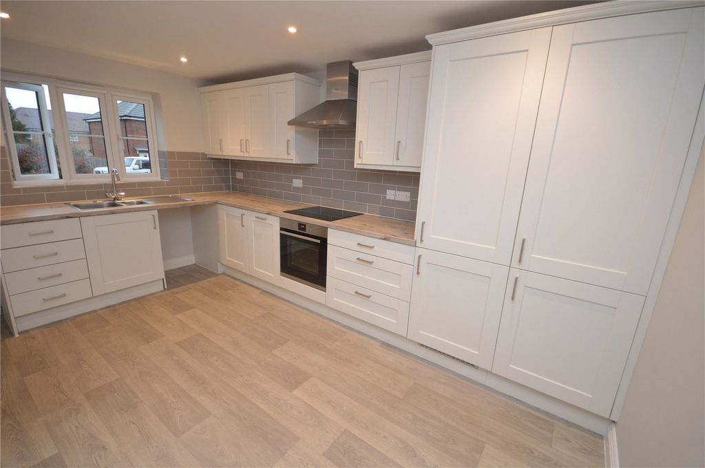 Property photo 2 of 12 Kitchen/Diner