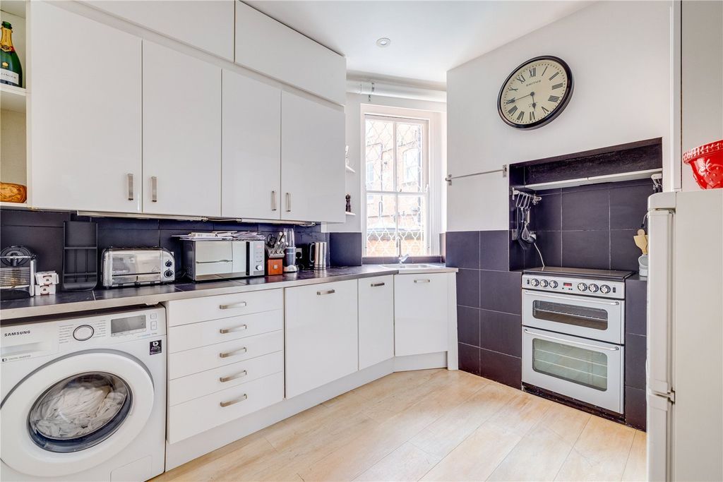 Property photo 2 of 9