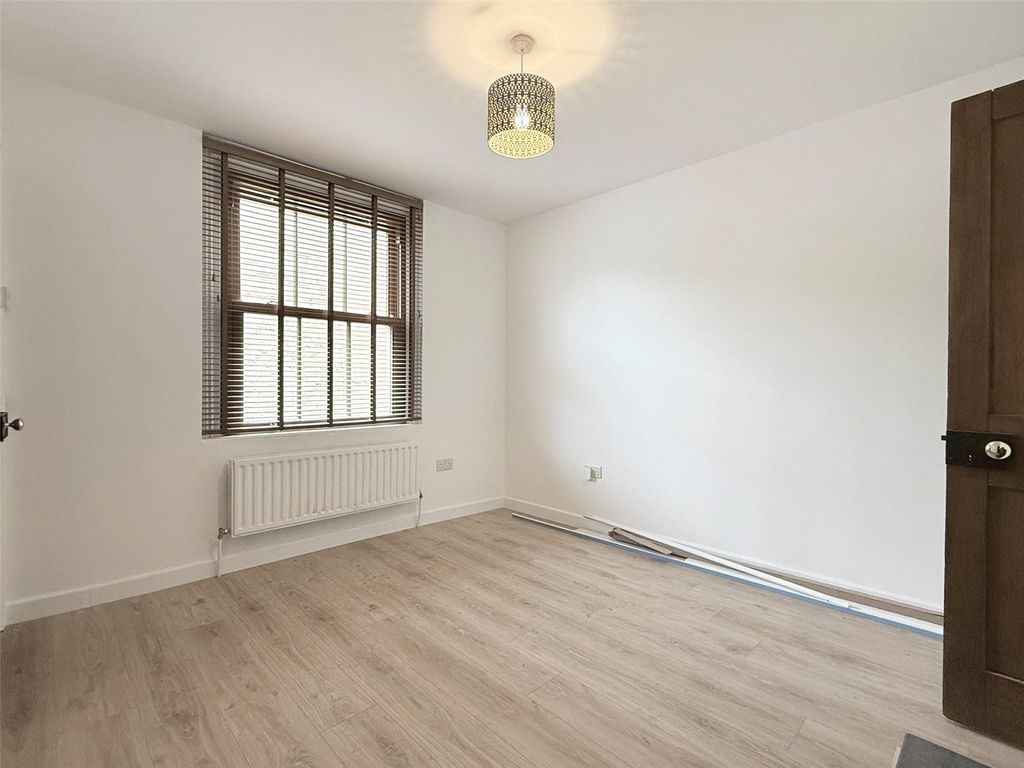 Property photo 2 of 18 Picture No. 02