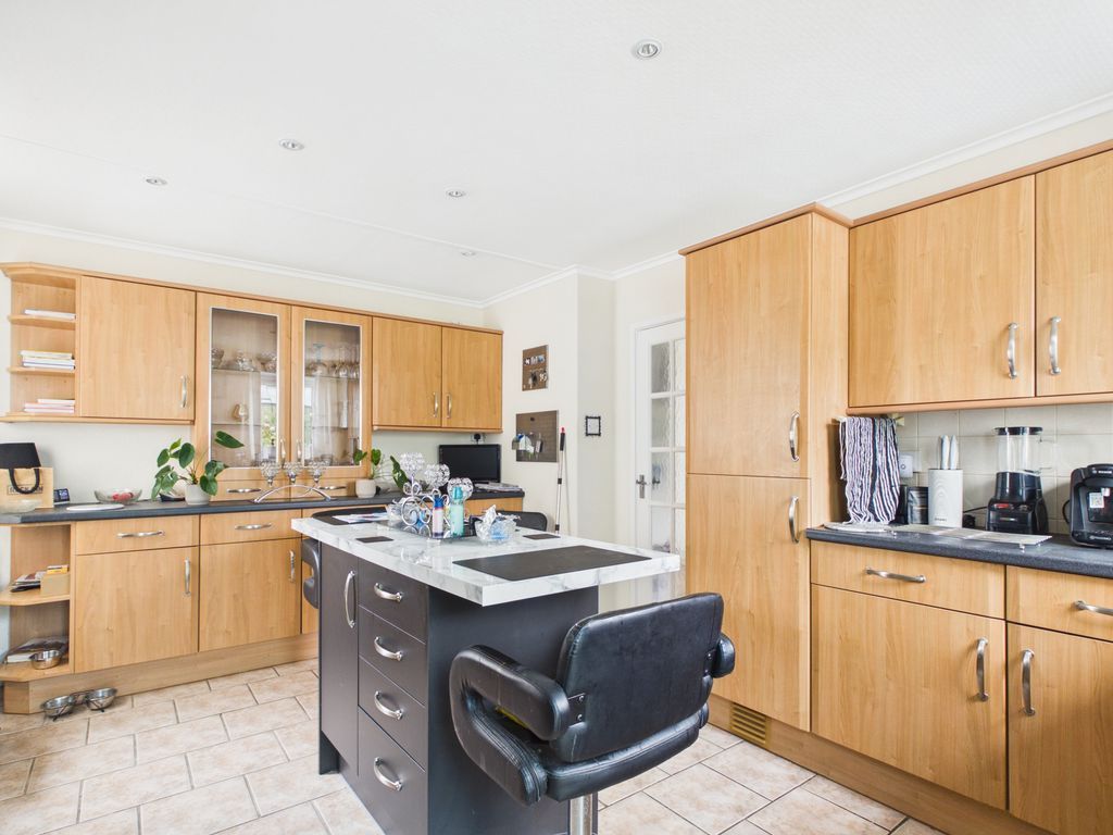 Property photo 2 of 15 Kitchen