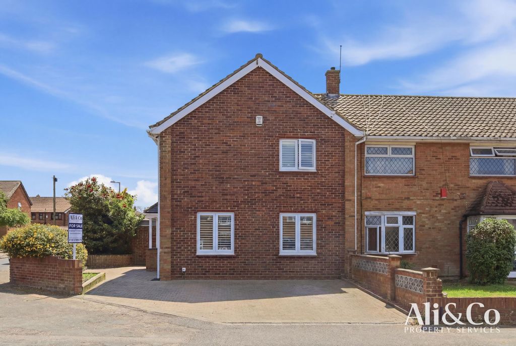 Property photo 2 of 32