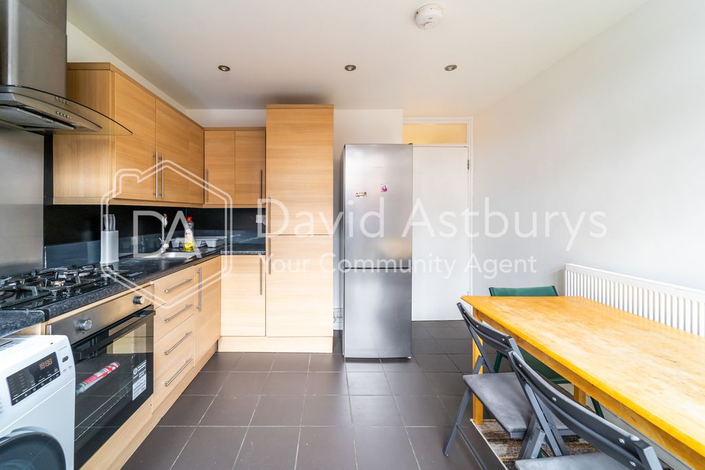 Property photo 3 of 14 Ndb01173