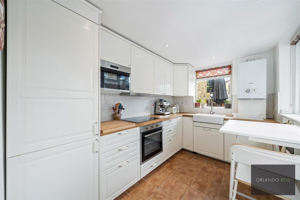 Property photo 3 of 19 1 Old Town Sw4 0Jt-11.Jpg