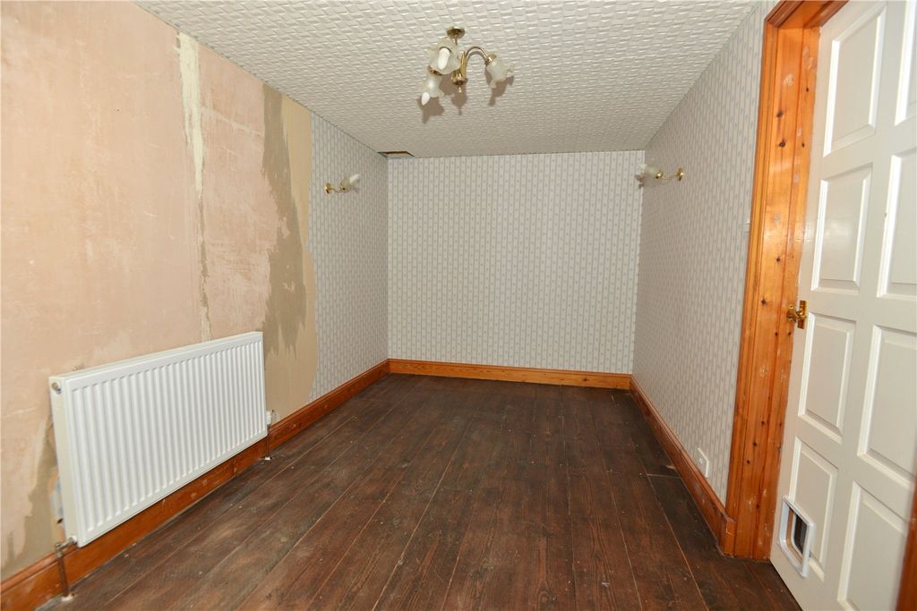 Property photo 3 of 10 Dining Room/Study