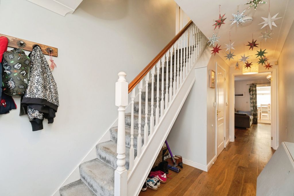 Property photo 2 of 16 Pbox-Img.Jpg