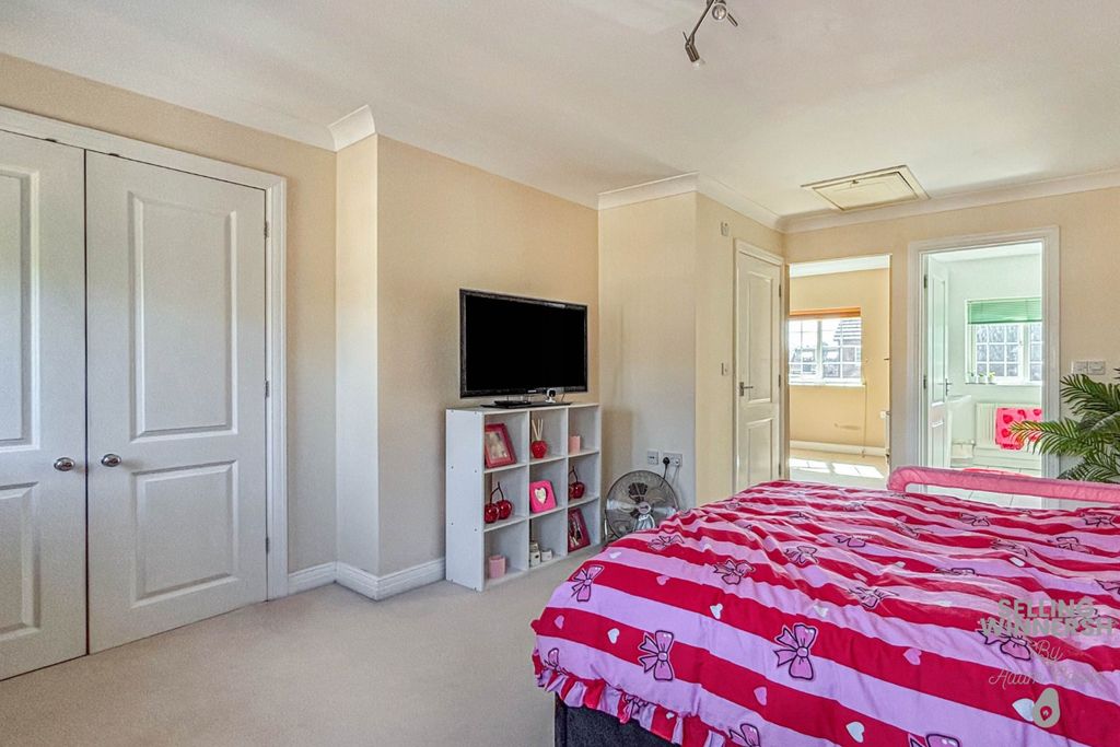 Property photo 3 of 19 5116266