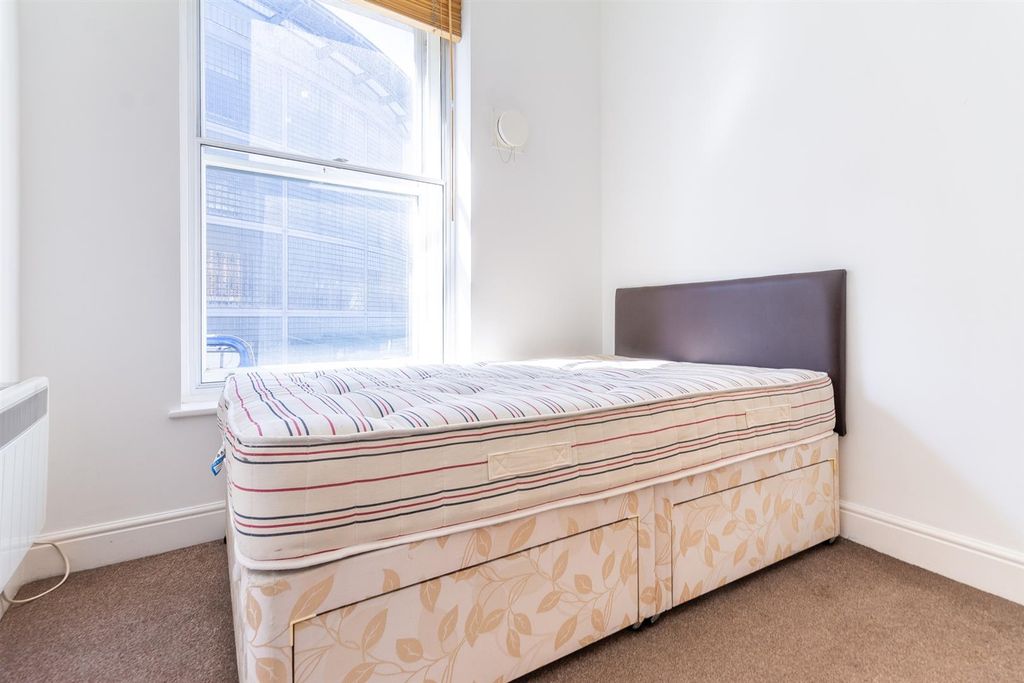 Property photo 2 of 4 Img_9219-Hdr.Jpg