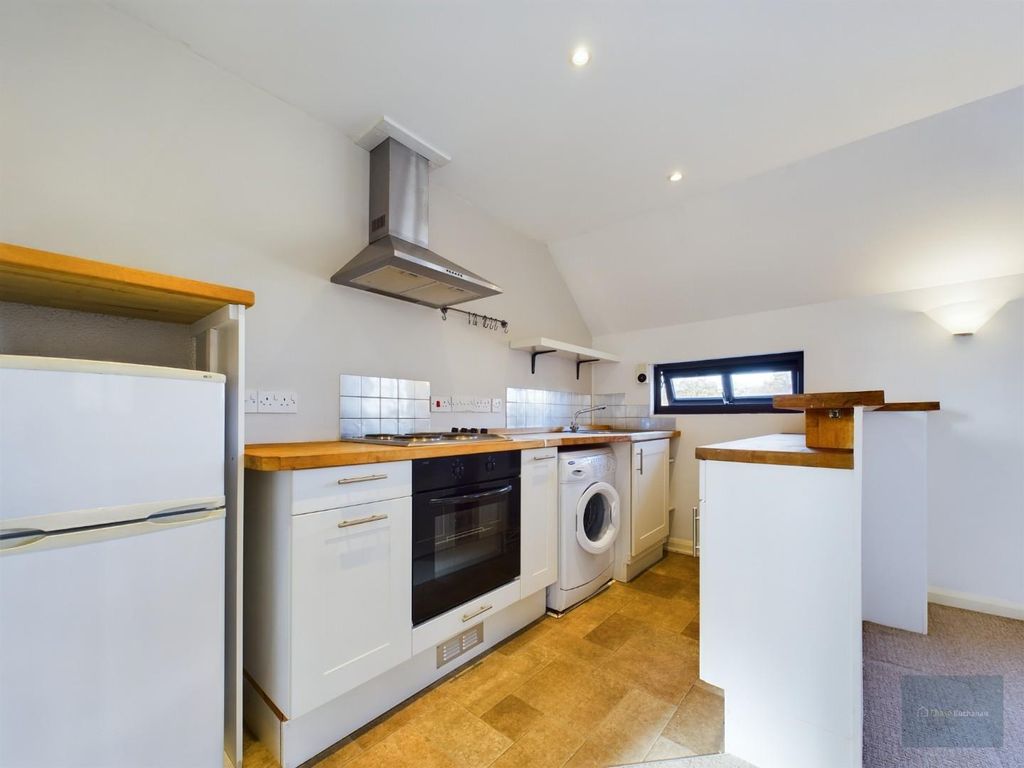 Property photo 3 of 10 Cam02540G0-Pr0086-St