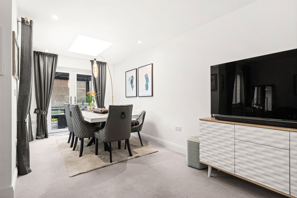 Property photo 2 of 17 Picture No. 16