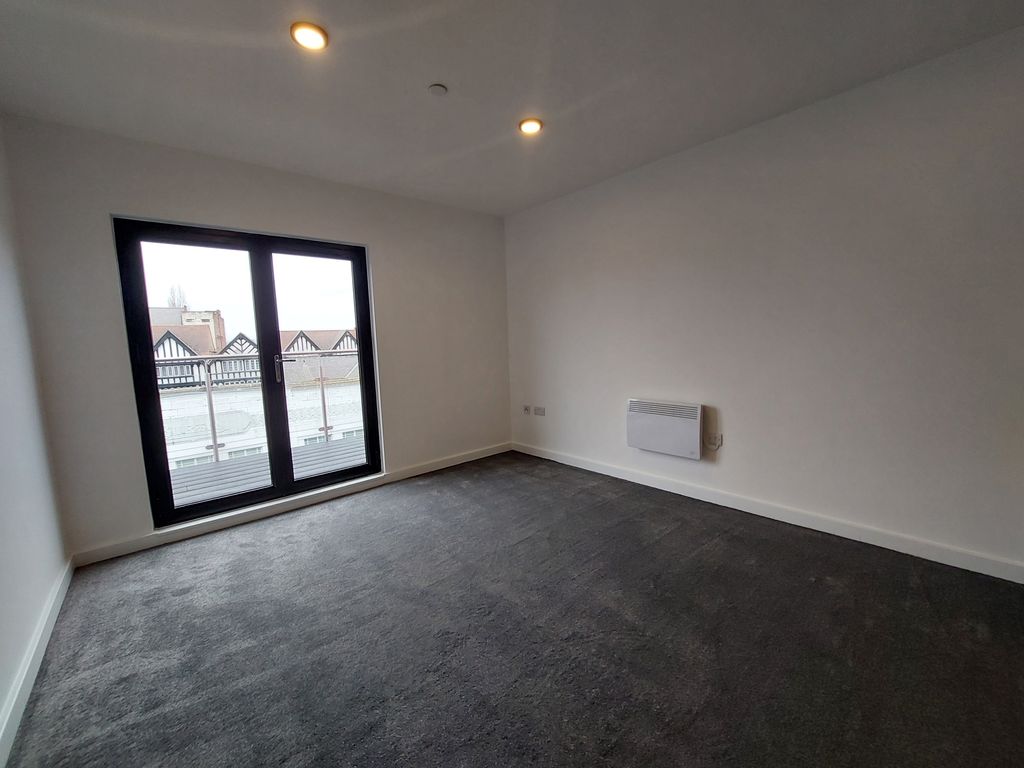 Property photo 3 of 6 Balcony